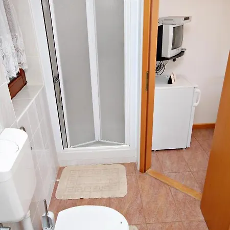 Pensjonat And With Parking Space Krk - 5294