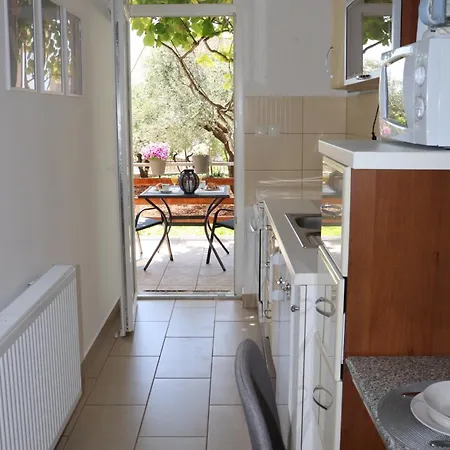 And With Parking Space Krk - 5294 Guest house 3*
